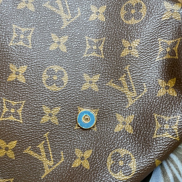 LOUIS VUITTON Monogram
Musette Salsa Shoulder Bag - Picture 4 of 12